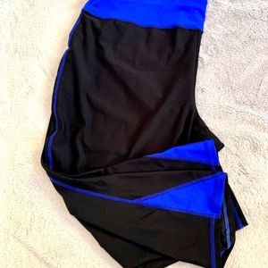 Black and blue Capri fitted leggings